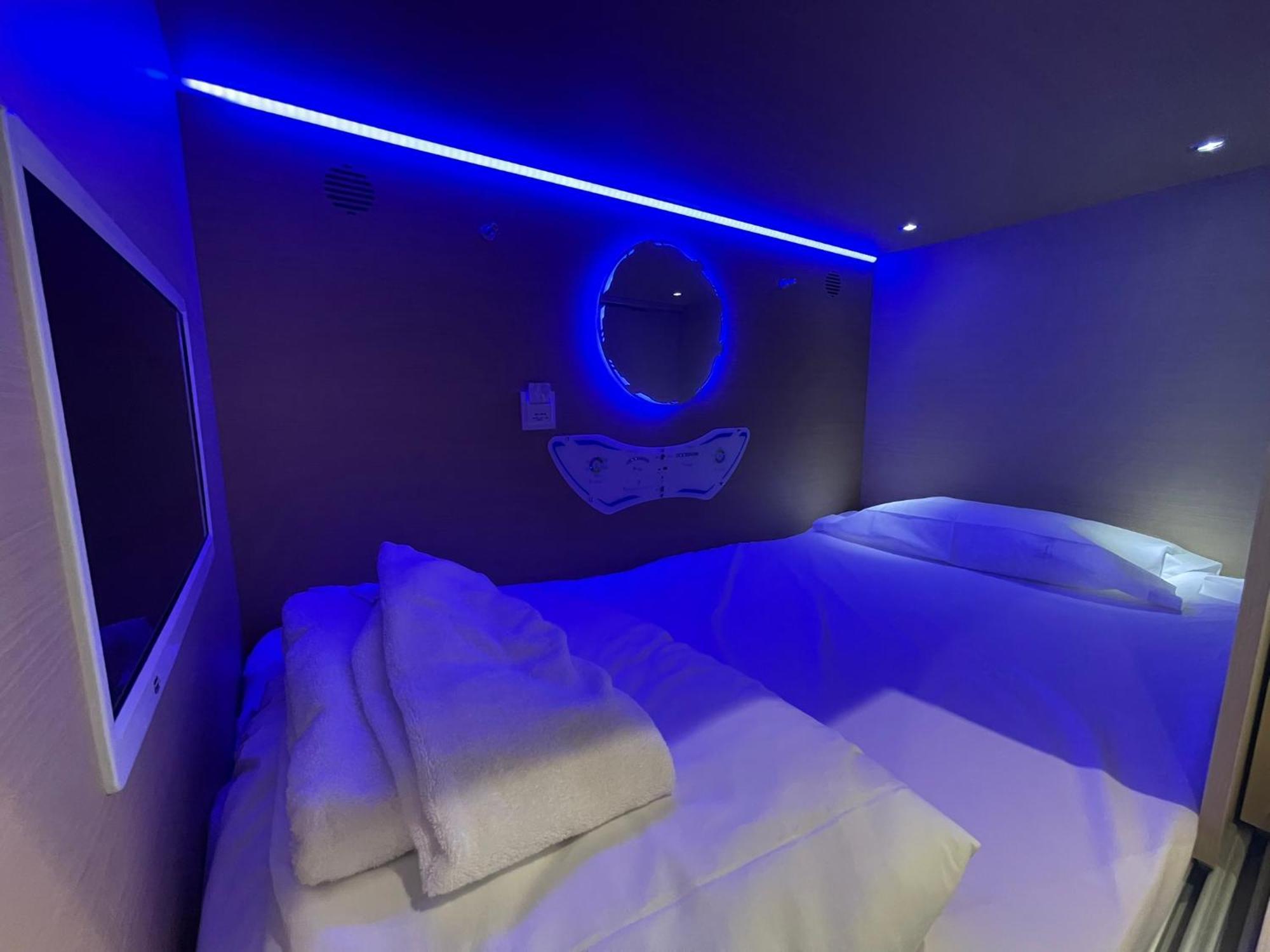 Urban Cube Hostel Sevilla מראה חיצוני תמונה